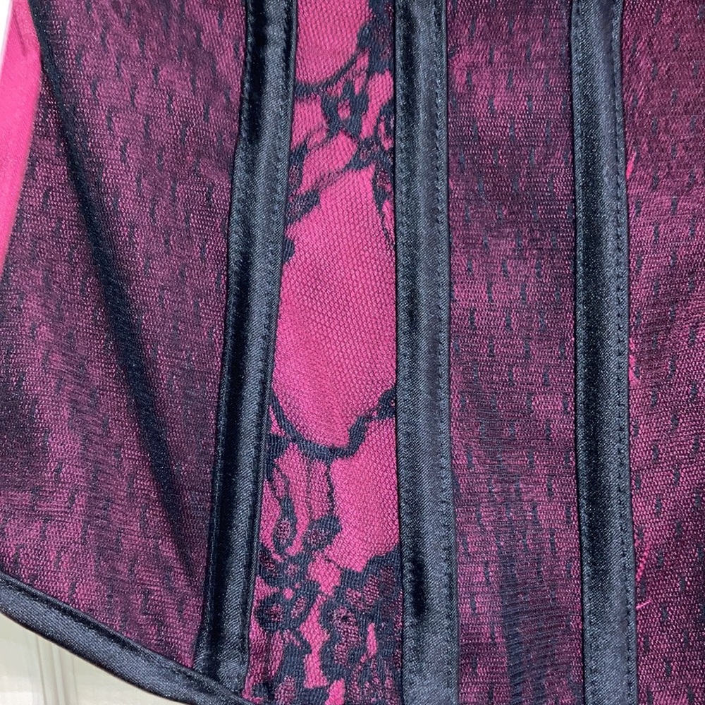 Charlotte Russe burgundy/black lace corset Size S - Picture 2 of 6